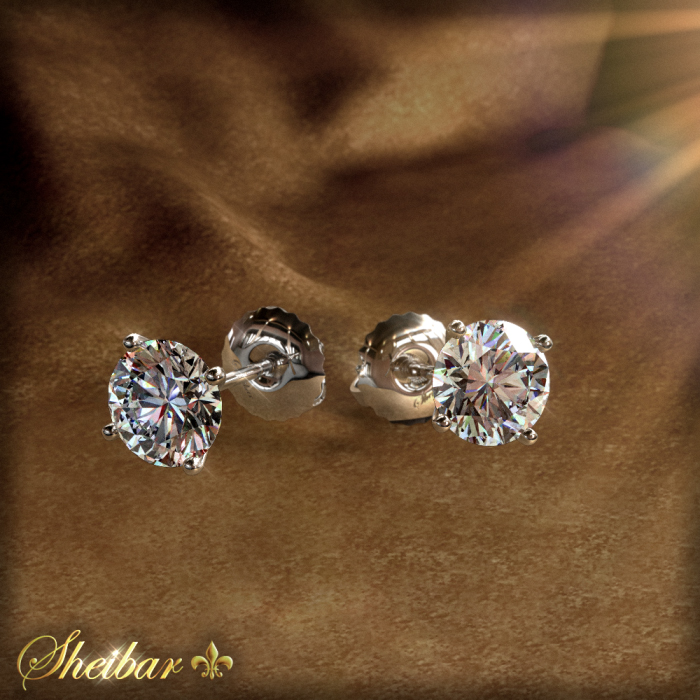 STUD EARRING